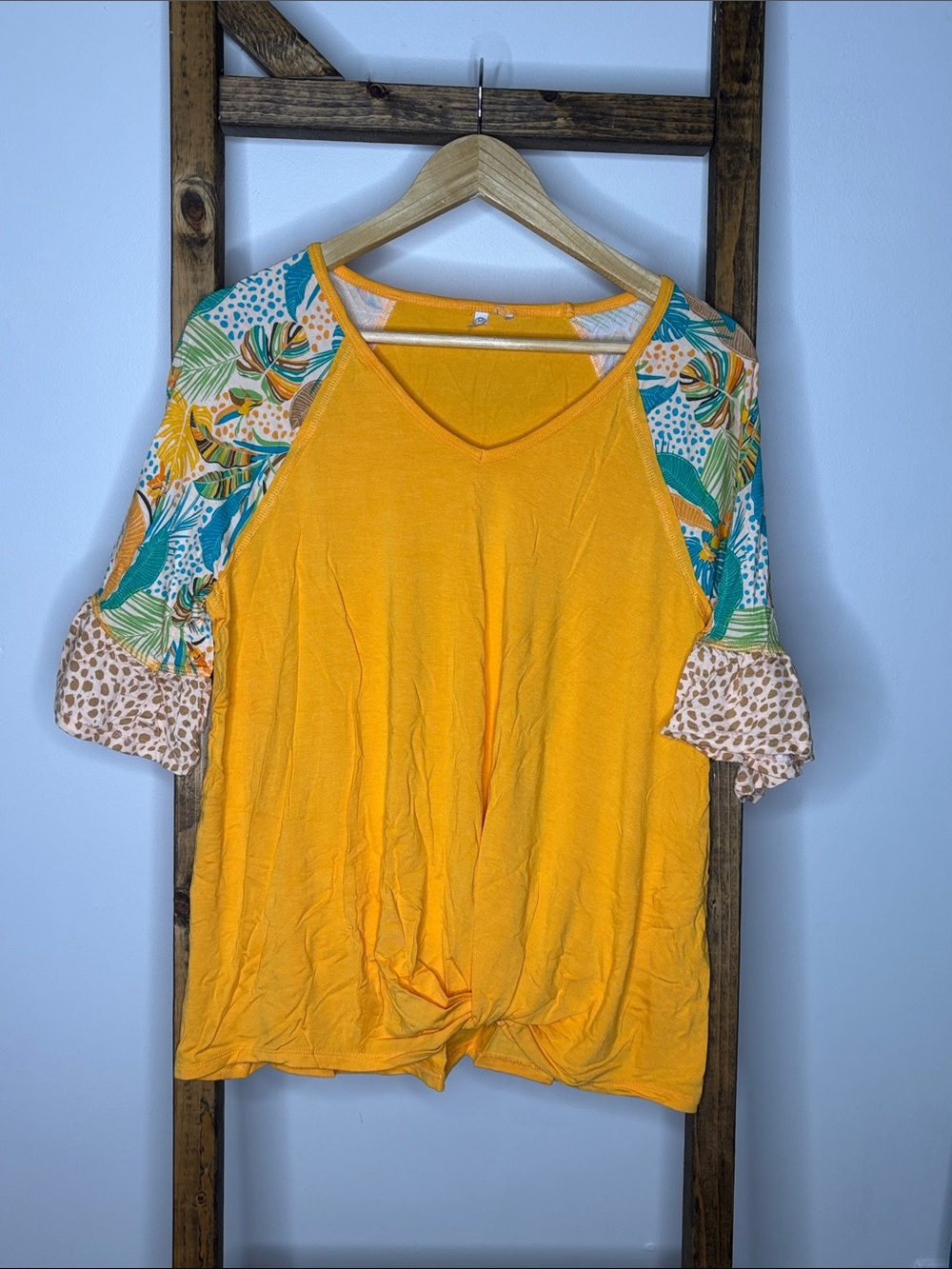 Cato Yellow V-Neck Raglan Sleeve Tee with Floral & Leopard Accents Size M